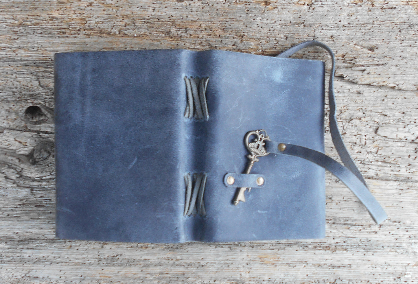 Leder-Notizbuch, handgearbeitet, Tagebuch, Vintage Notizbuch, handgeschöpftes Papier, Schlüssel
